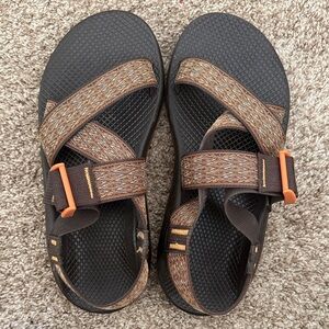 Chacos men’s 9 women’s 10.5